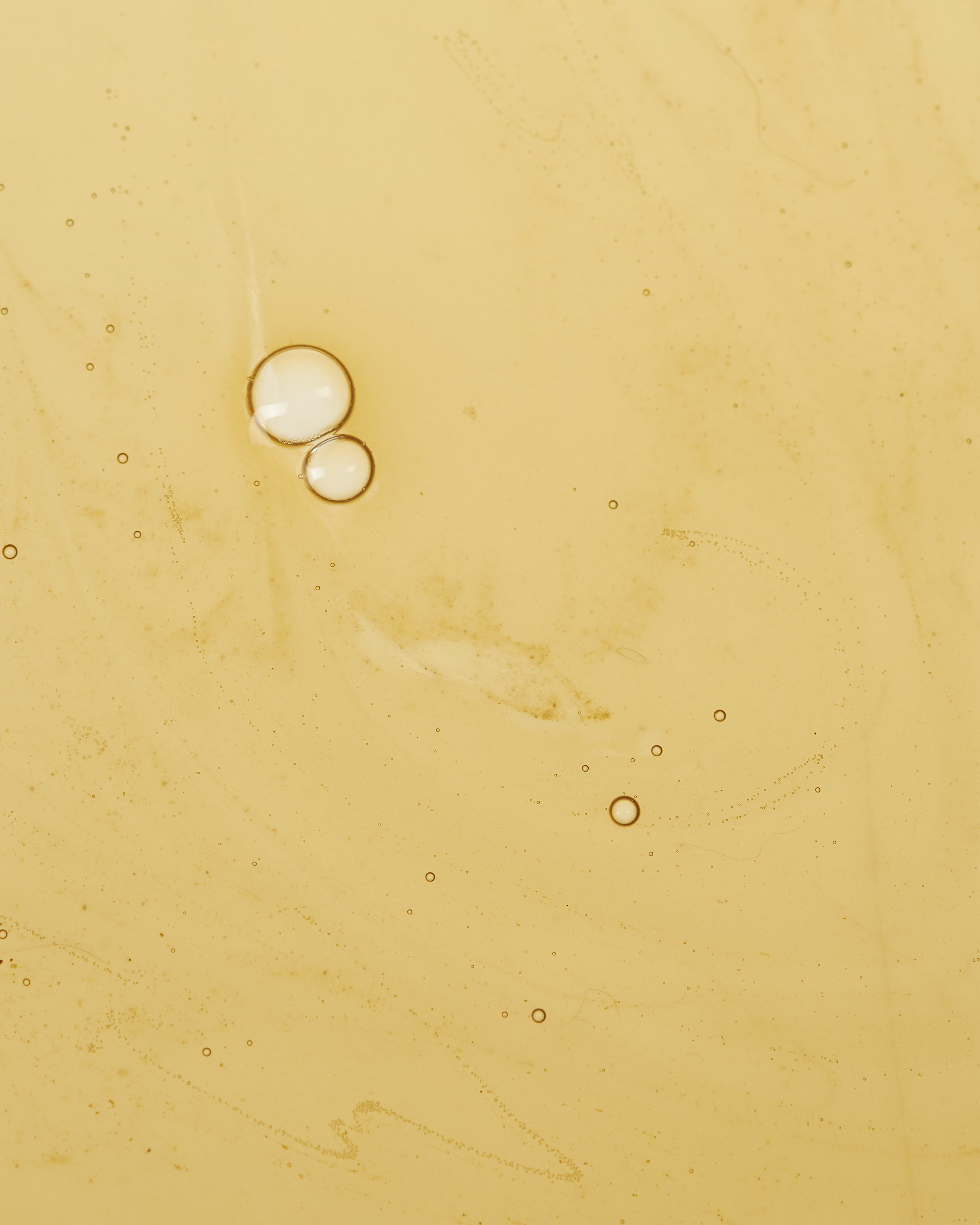 shampoing ayurvédique aux plantes (amla, shikakai, rhassoul) Kumba Cosmetics, pour cheveux texturés : crépus, frisés, bouclés, ondulés