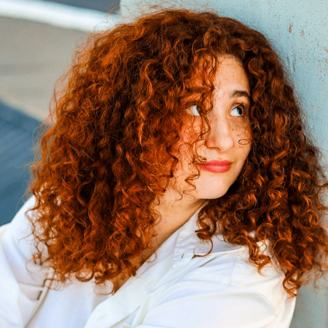 Boucler les cheveux crépus : 5 méthodes naturelles pour définir les boucles