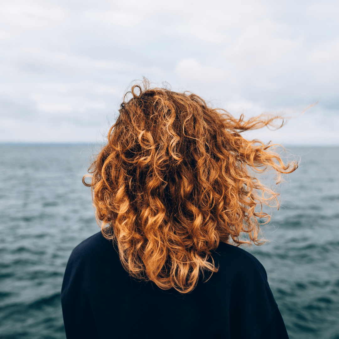 cheveux-bouclés-au-vent–résultat-shampoing-doux-cheveux-bouclés