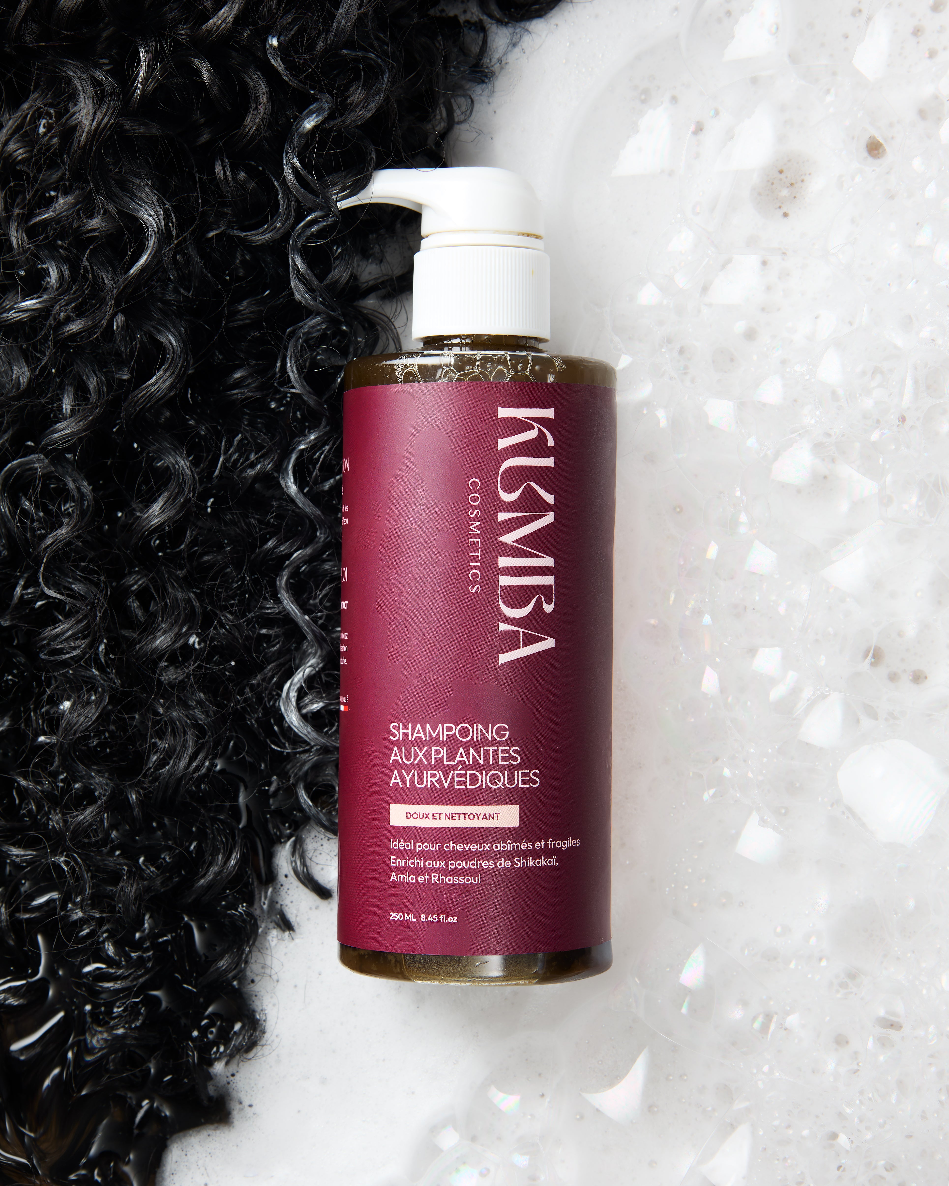 shampoing ayurvédique aux plantes (amla, shikakai, rhassoul) Kumba Cosmetics, pour cheveux texturés : crépus, frisés, bouclés, ondulés
