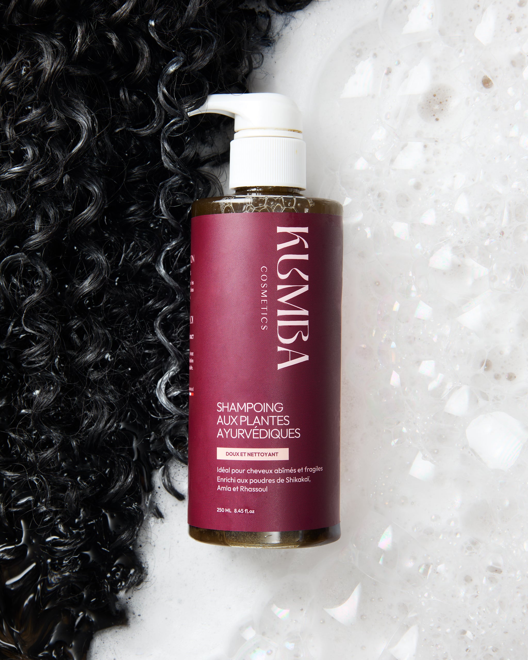 shampoing ayurvédique aux plantes (amla, shikakai, rhassoul) Kumba Cosmetics, pour cheveux texturés : crépus, frisés, bouclés, ondulés
